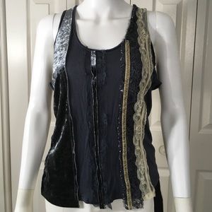 Flounce crushed velvet and lace ribbon top